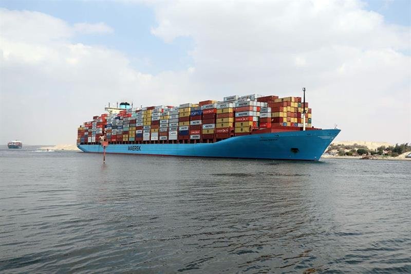 Navire porte-conteneurs du transport commercial maritime international
