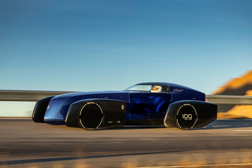 Nouvelle génération de Véhicule électrique Renault Filante en test d'autonomie